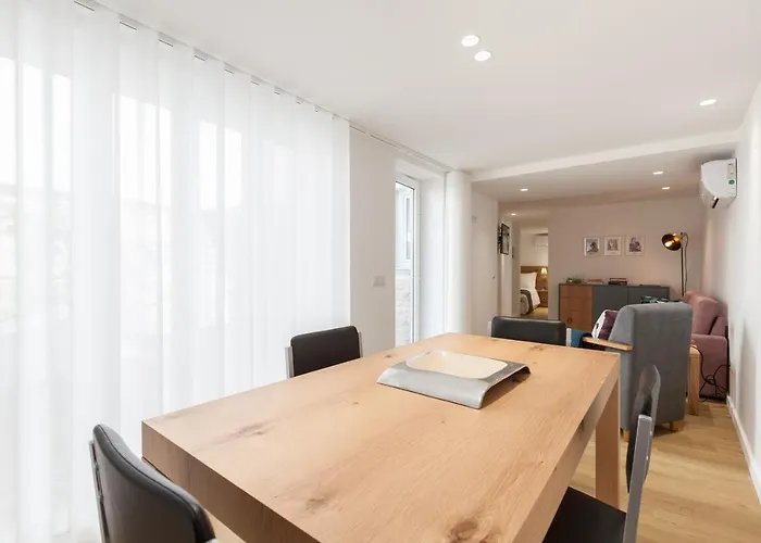 ホテル Ana's ギマランイス