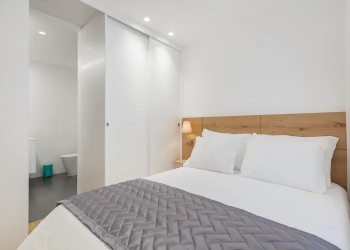 ホテル Ana's ギマランイス